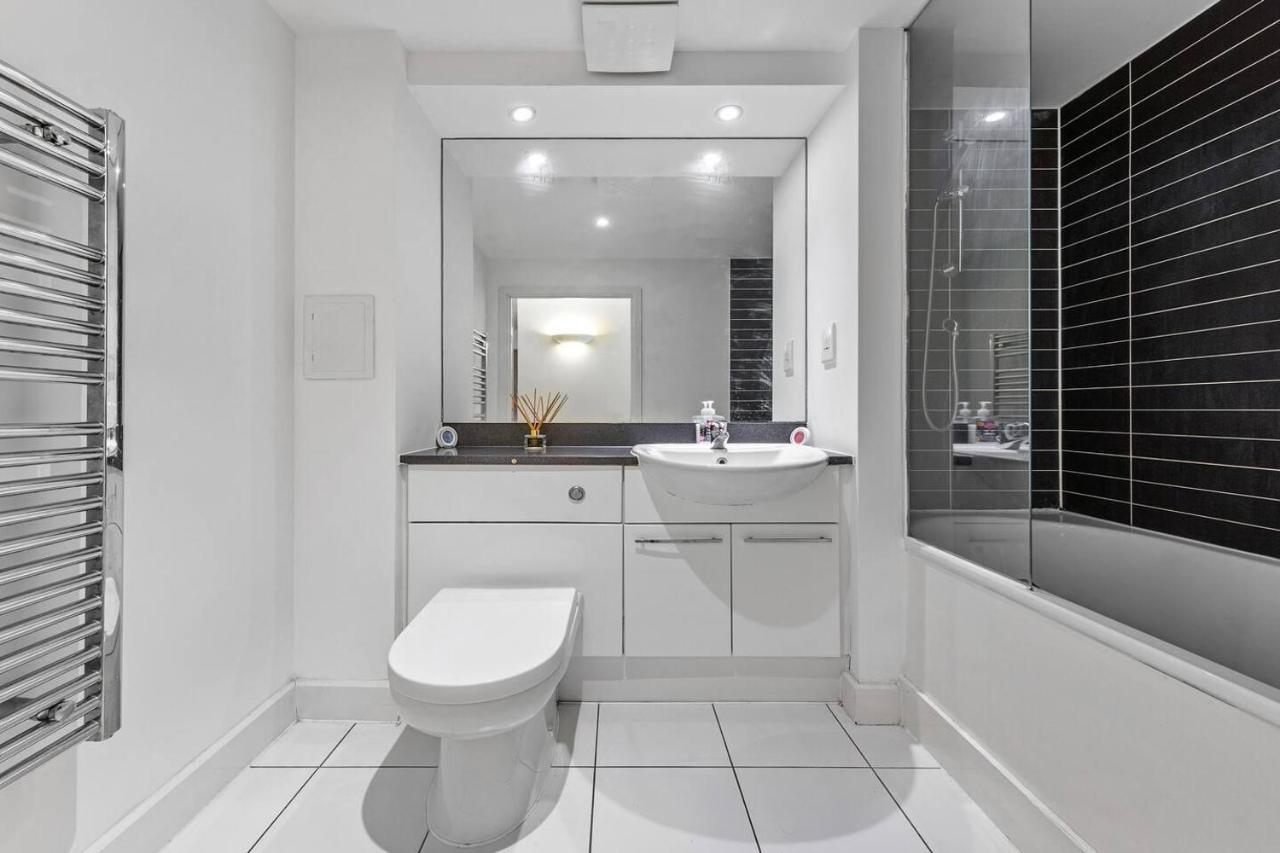 Lovely & Cosy 2 Beds London Skyline View Екстериор снимка