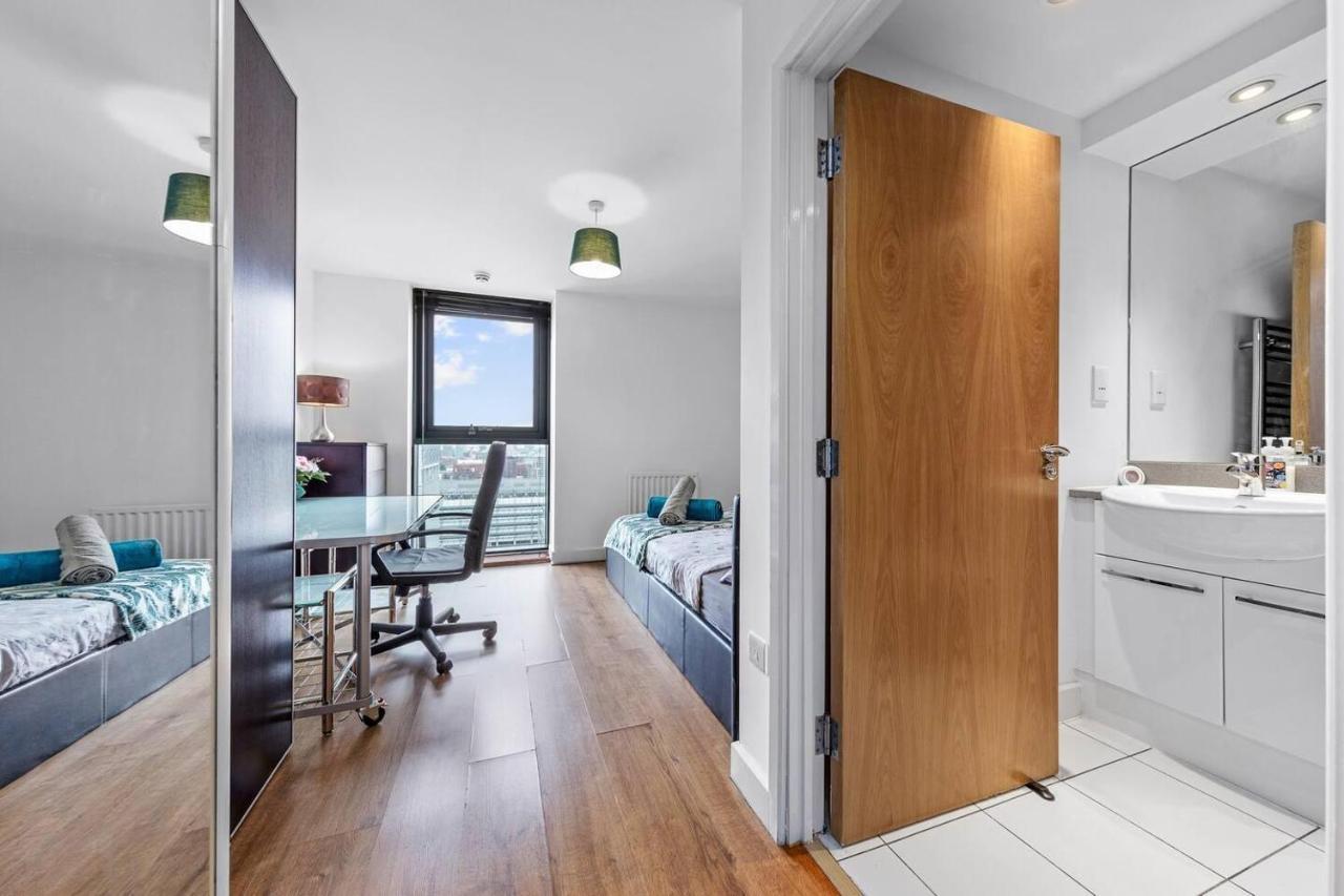 Lovely & Cosy 2 Beds London Skyline View Екстериор снимка