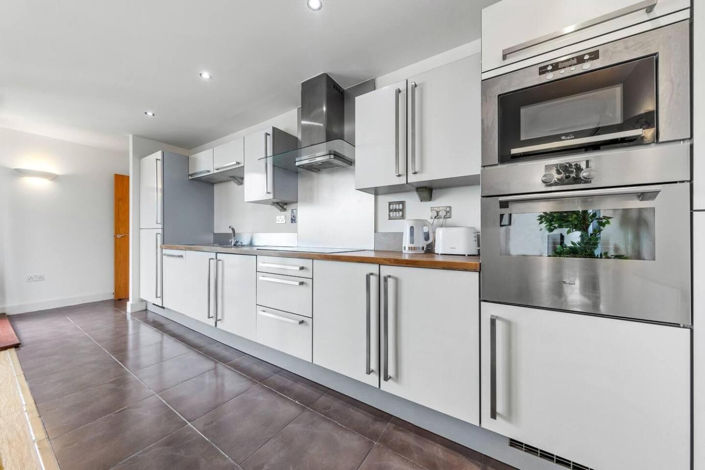 Lovely & Cosy 2 Beds London Skyline View Екстериор снимка